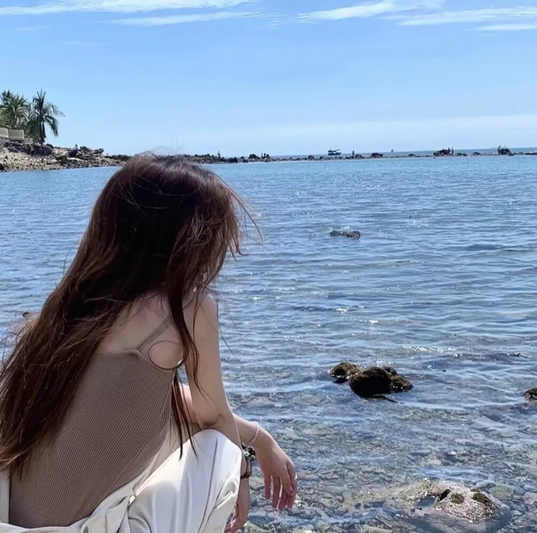 来自另一个星球的女孩 海报
